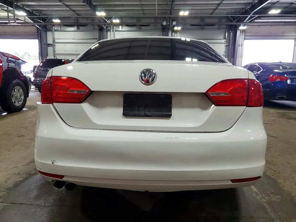 2013 VOLKSWAGEN JETTA SE  
