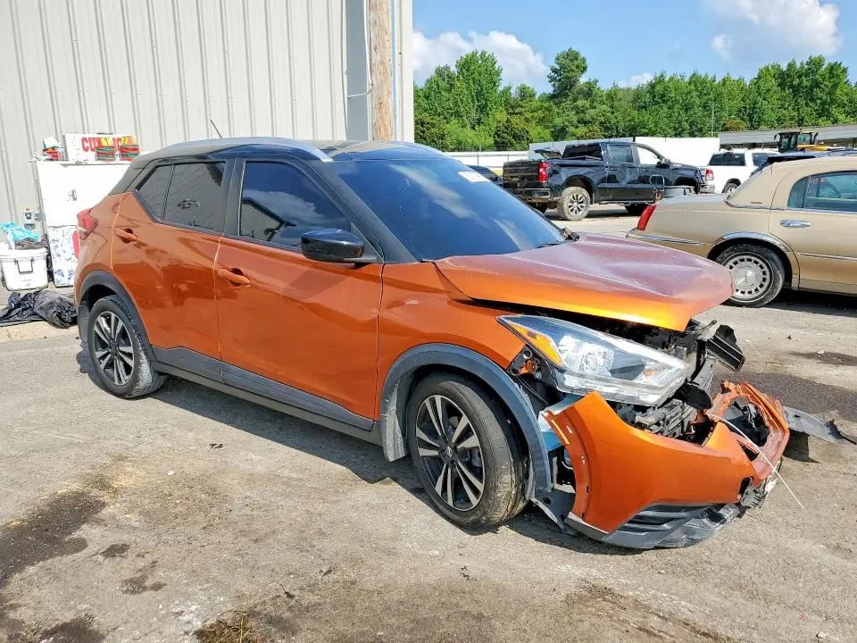 2019 NISSAN KICKS SV  