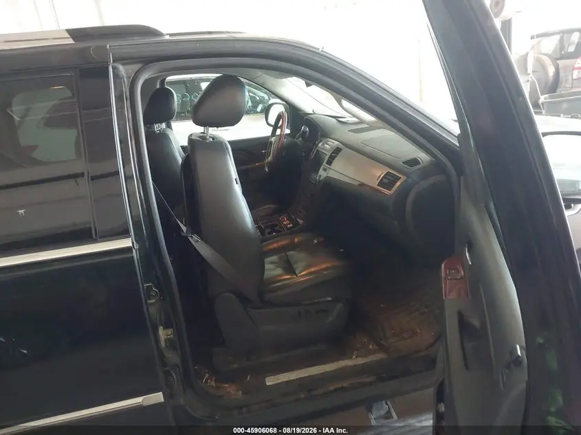 2011 CADILLAC ESCALADE ESV PREMIUM