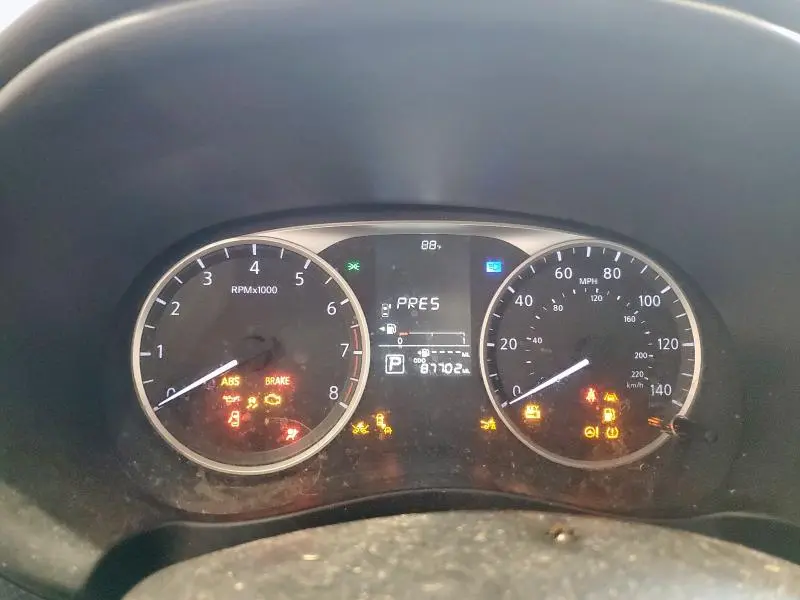 2021 NISSAN KICKS S  