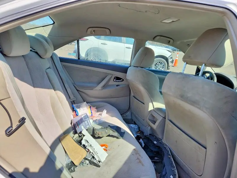 2011 TOYOTA CAMRY LE  
