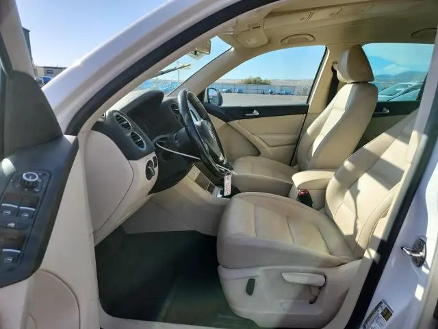 2013 VOLKSWAGEN TIGUAN S  