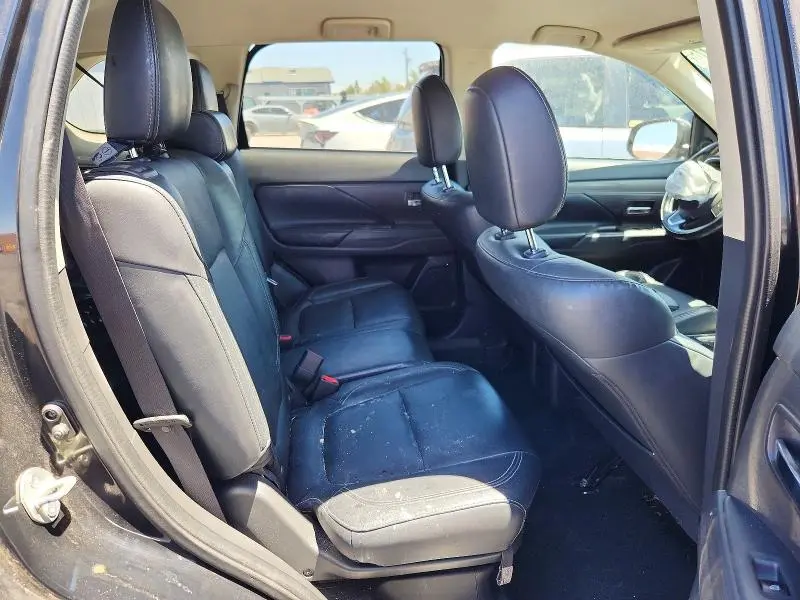 2020 MITSUBISHI OUTLANDER SE  