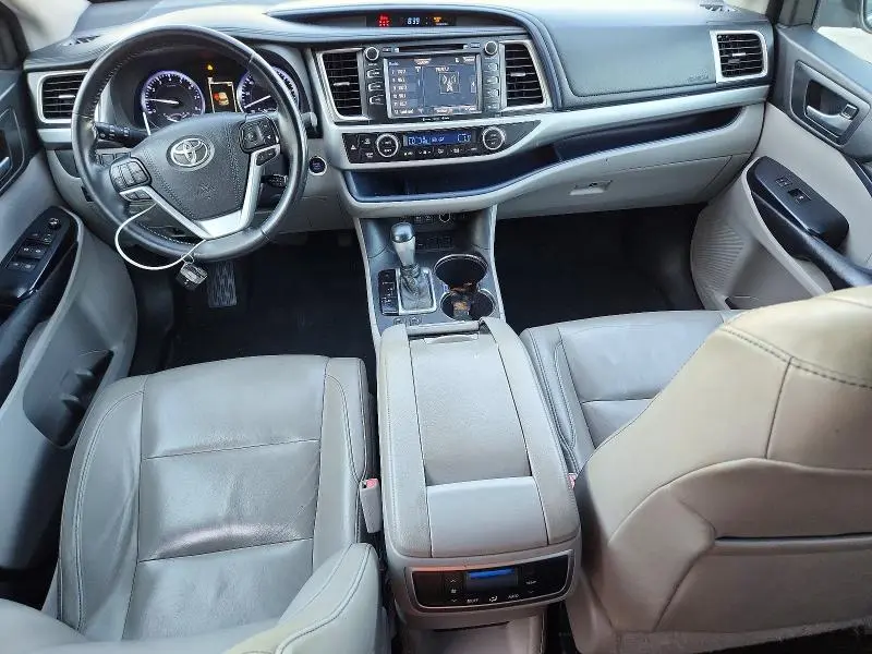 2019 TOYOTA HIGHLANDER XLE  