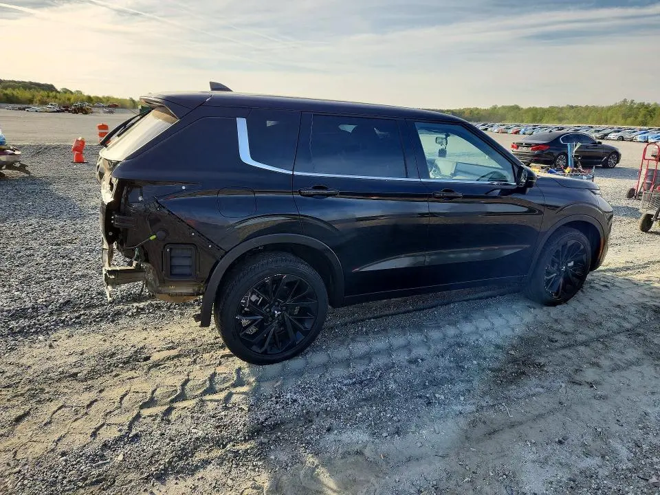 2024 MITSUBISHI OUTLANDER SE  
