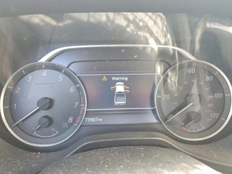 2021 NISSAN TITAN SV  