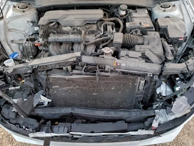 2022 HYUNDAI ELANTRA SE  