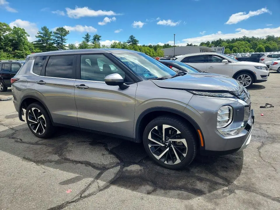 2023 MITSUBISHI OUTLANDER SE  