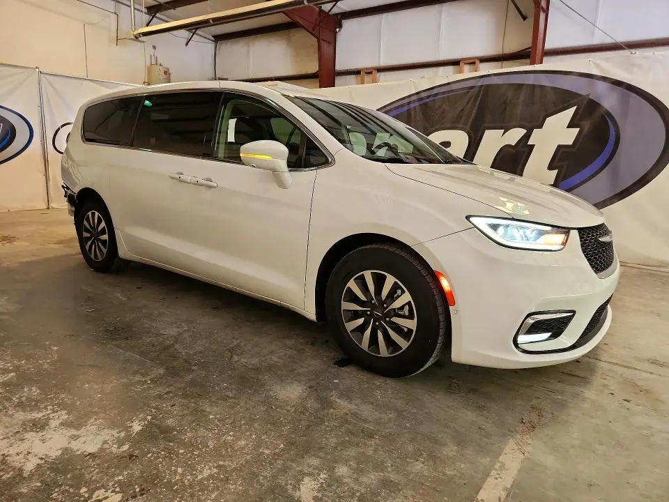 2022 CHRYSLER PACIFICA HYBRID TOURING L  