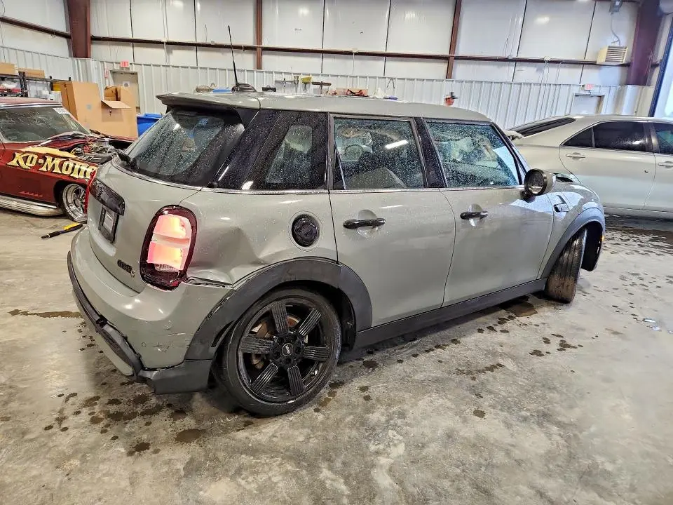 2022 MINI COOPER S  