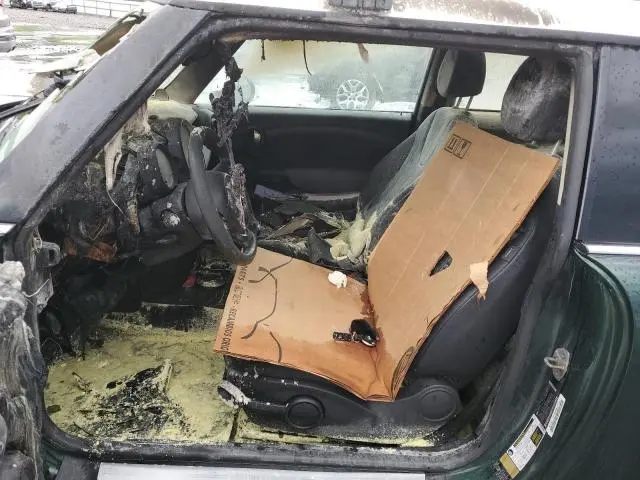2011 MINI COOPER 