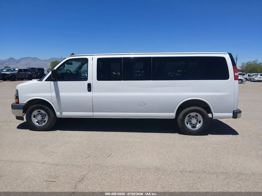 2017 CHEVROLET EXPRESS 3500 LT