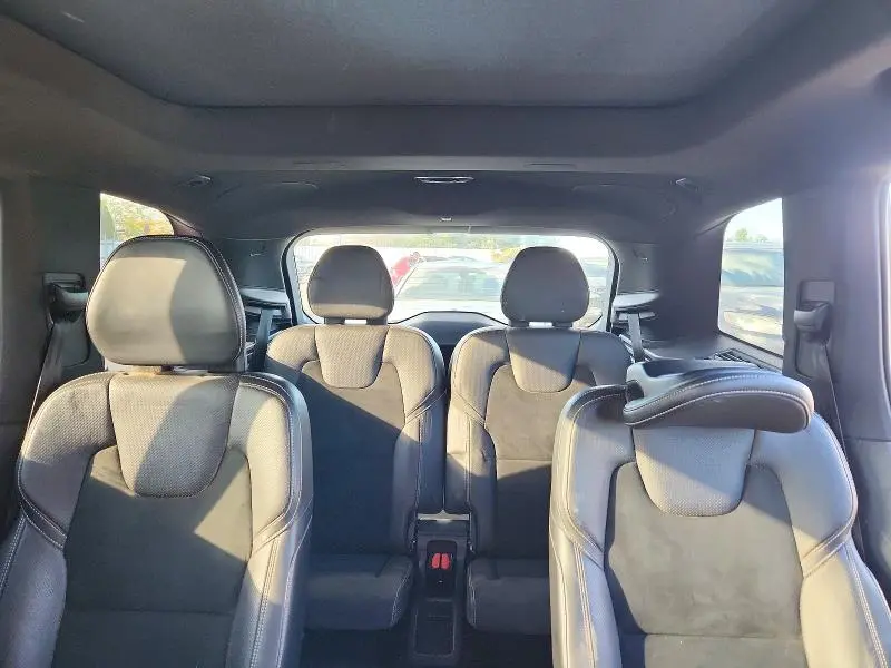 2017 VOLVO XC90 T6  