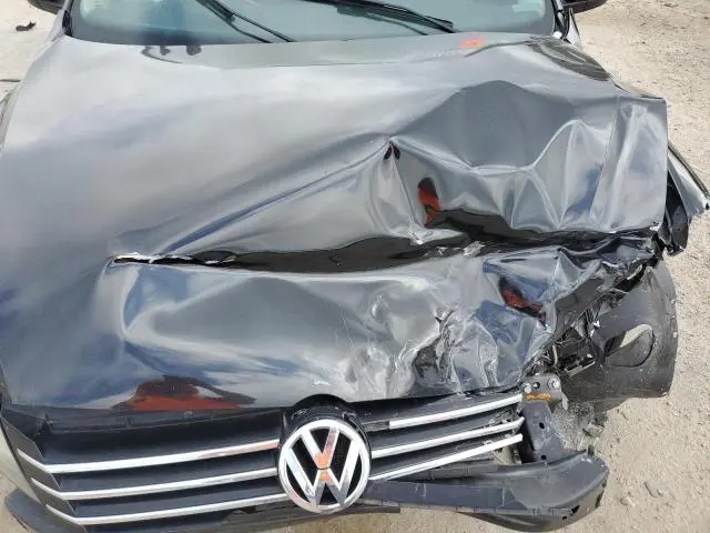 2013 VOLKSWAGEN PASSAT SE