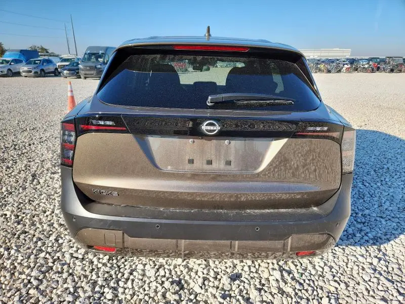 2025 NISSAN KICKS SV  