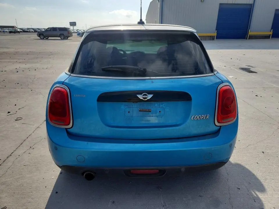2017 MINI COOPER   