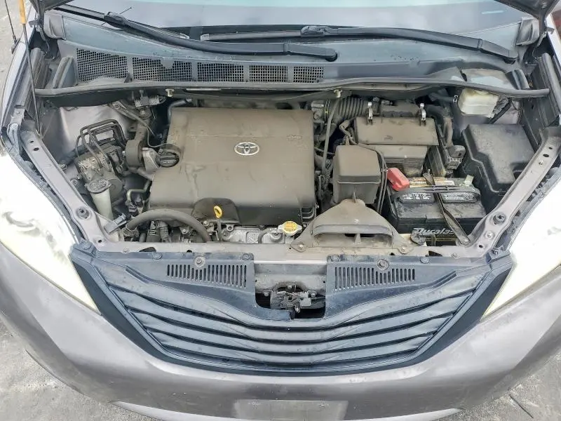 2014 TOYOTA SIENNA L 7-PASSENGER  