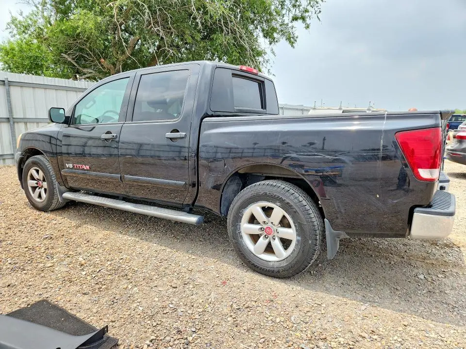 2014 NISSAN TITAN SV  