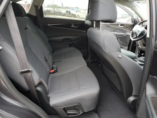2017 KIA SORENTO LX