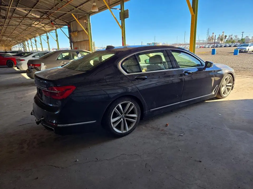 2016 BMW 750 XI  