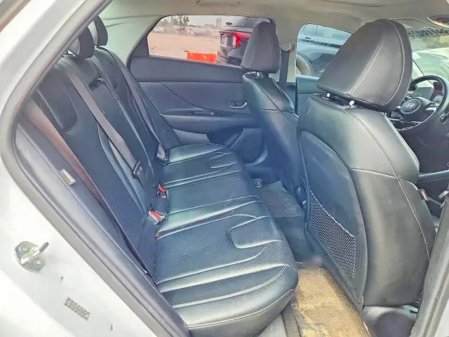2024 HYUNDAI ELANTRA   