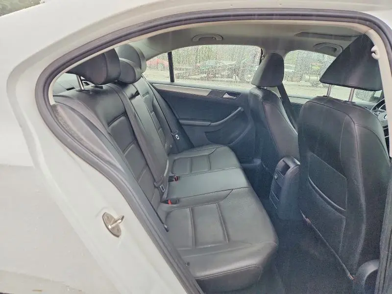 2017 VOLKSWAGEN JETTA SE  