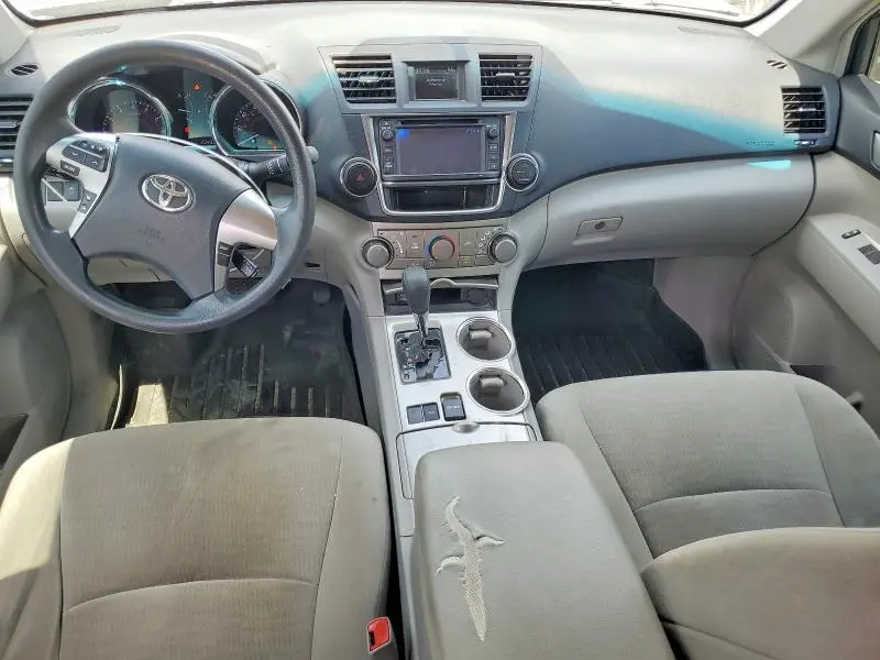 2013 TOYOTA HIGHLANDER PLUS  