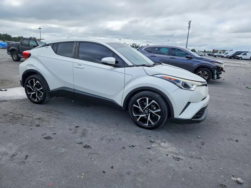 2018 TOYOTA C-HR XLE  