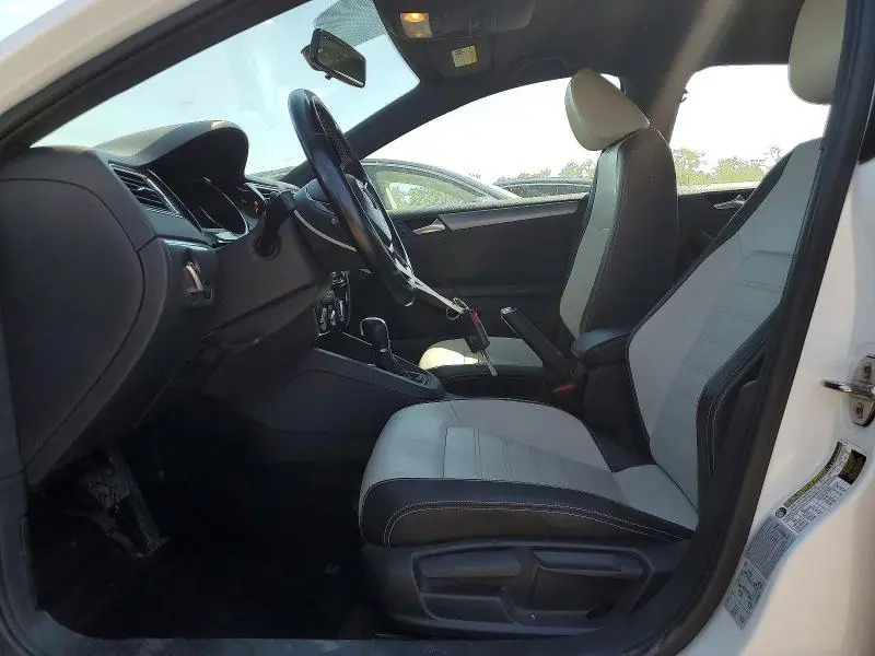 2016 VOLKSWAGEN JETTA SPORT  