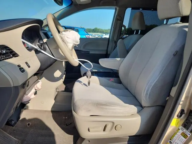 2012 TOYOTA SIENNA LE  