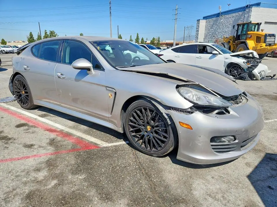 2013 PORSCHE PANAMERA 2/4  