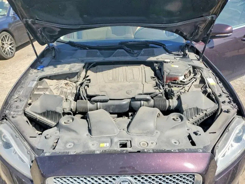 2013 JAGUAR XJ   