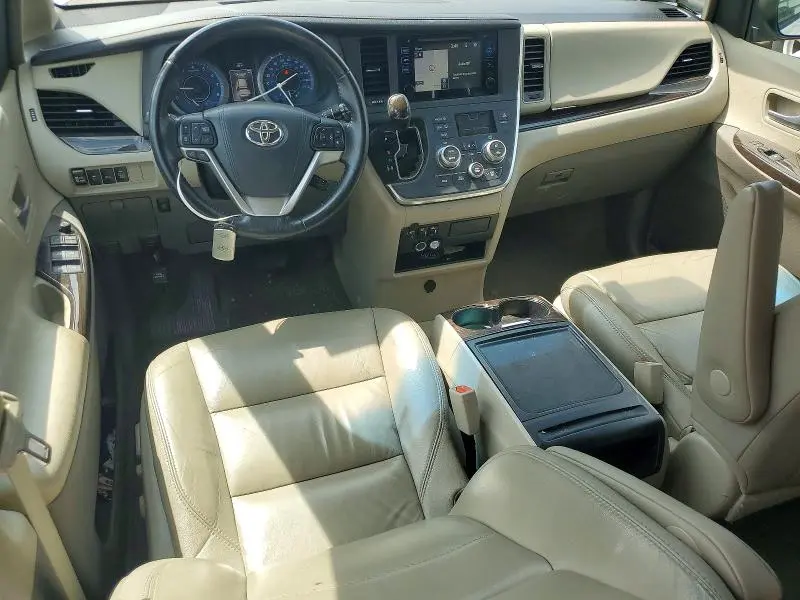 2015 TOYOTA SIENNA XLE 8-PASSENGER  