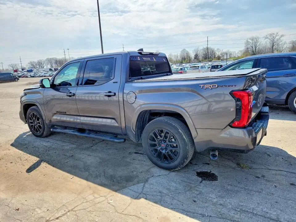 2022 TOYOTA TUNDRA SR5  