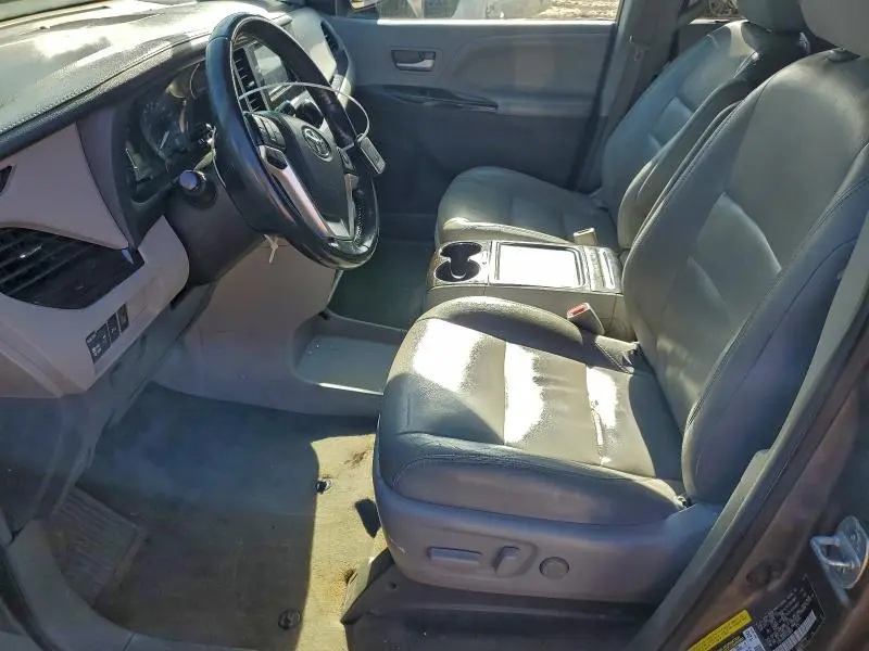 2015 TOYOTA SIENNA XLE  