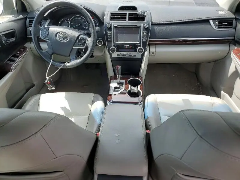 2014 TOYOTA CAMRY XLE V6  