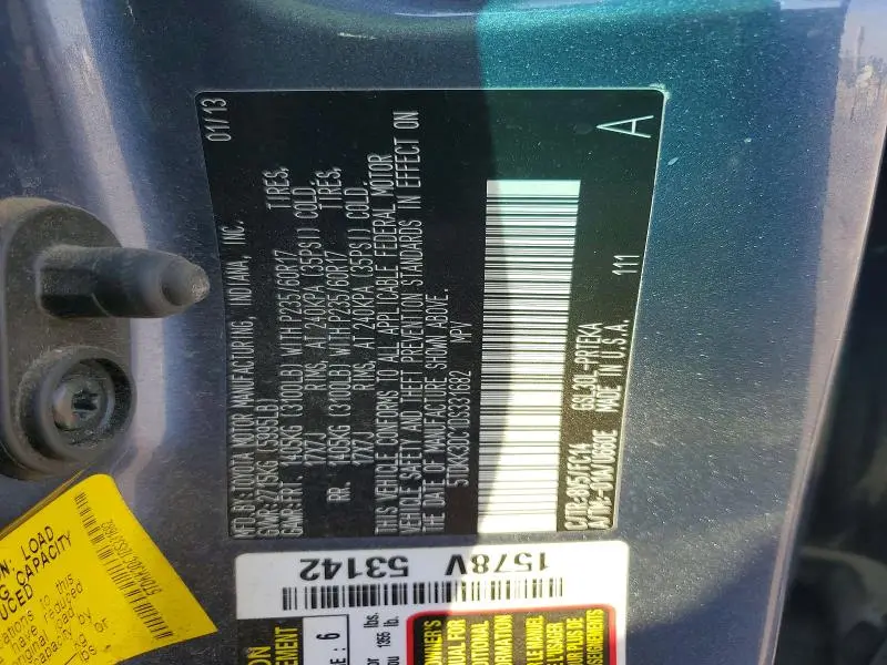 2013 TOYOTA SIENNA LE  