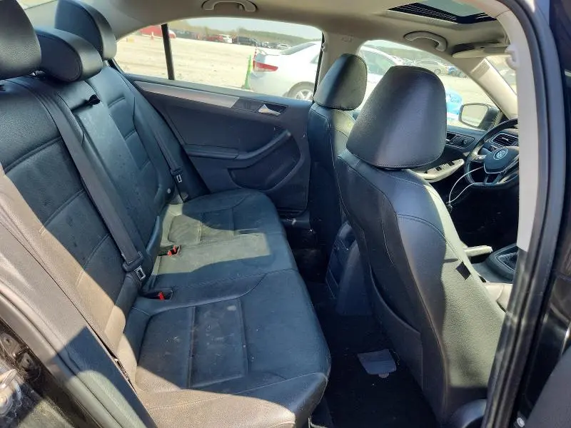 2015 VOLKSWAGEN JETTA SE  