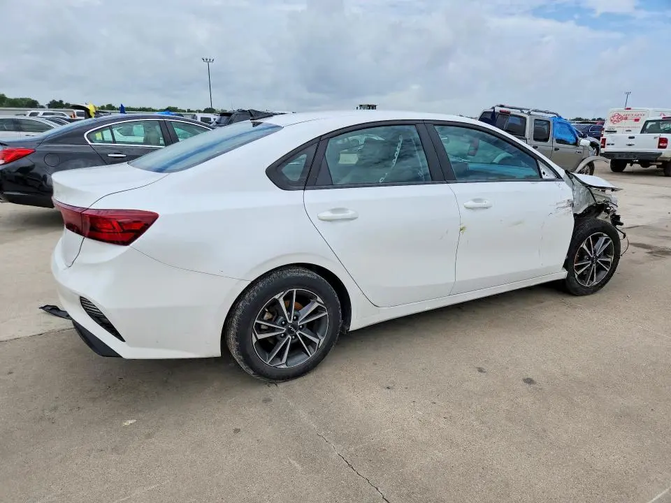 2022 KIA FORTE LXS  