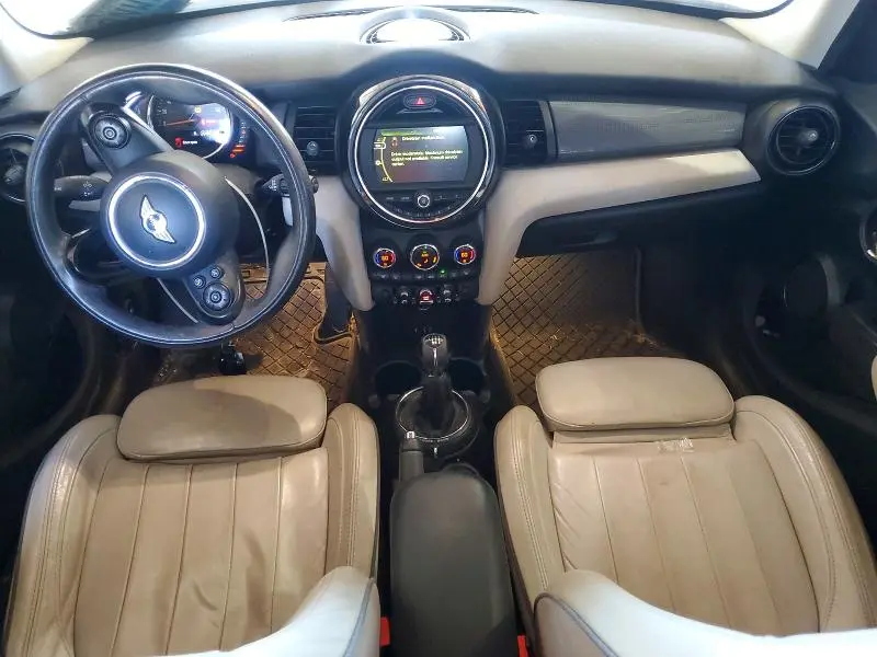 2017 MINI COOPER   