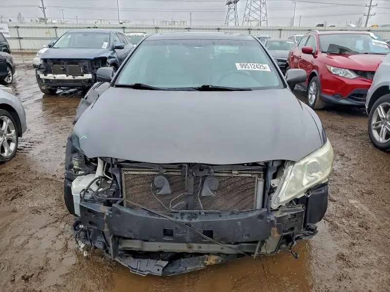 2011 TOYOTA CAMRY SE  