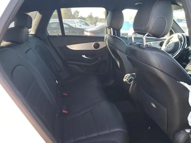 2019 MERCEDES-BENZ GLC 300  