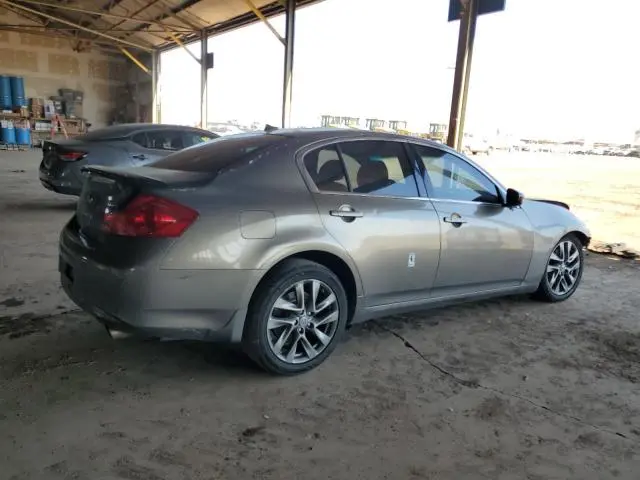 2011 INFINITI G37   