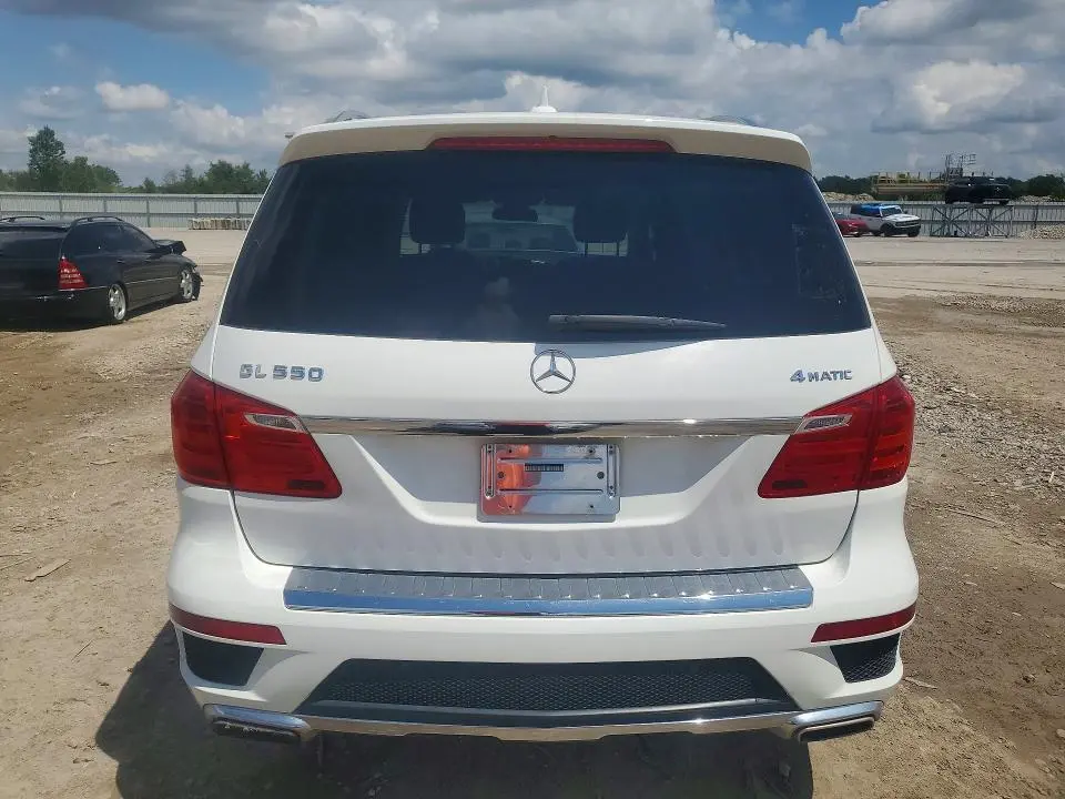 2015 MERCEDES-BENZ GL 550 4MATIC  