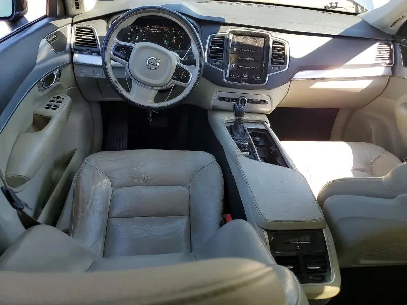 2018 VOLVO XC90 T6  