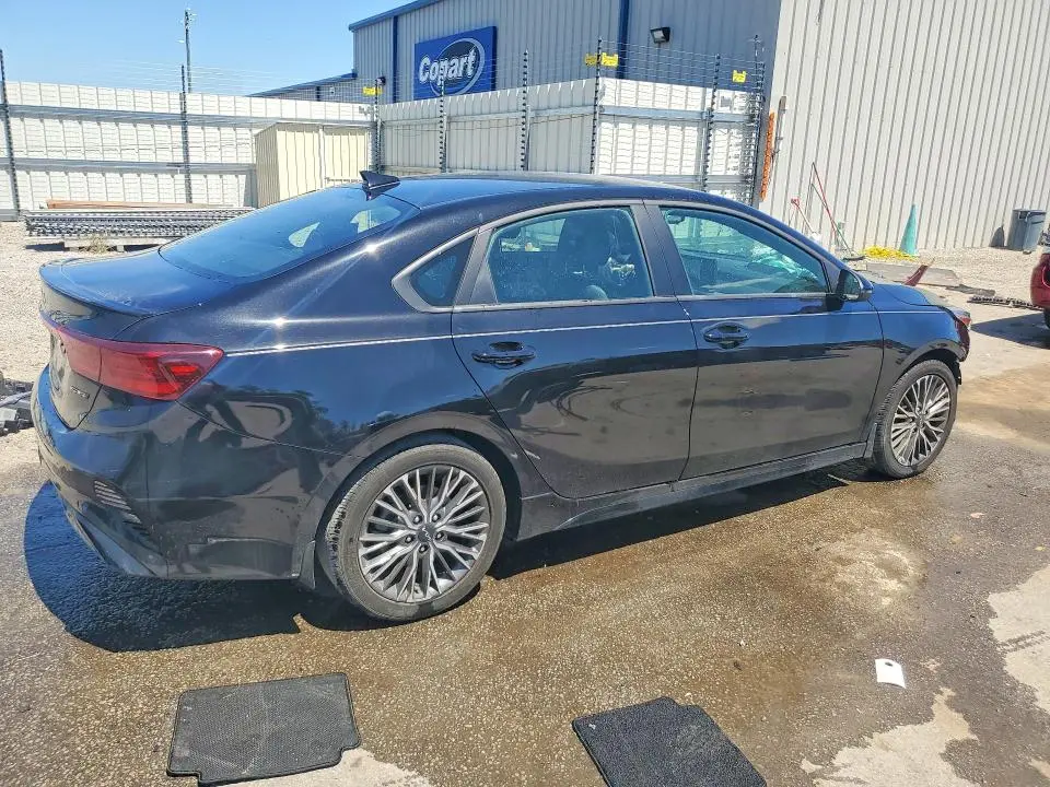 2022 KIA FORTE GT LINE  
