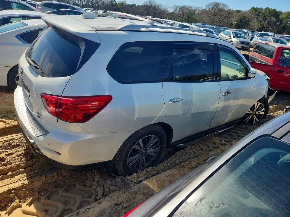 2020 NISSAN PATHFINDER SL  