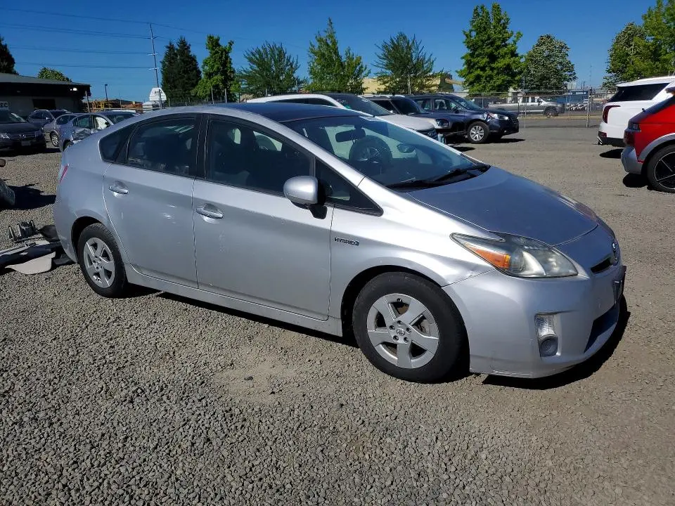 2010 TOYOTA PRIUS III  