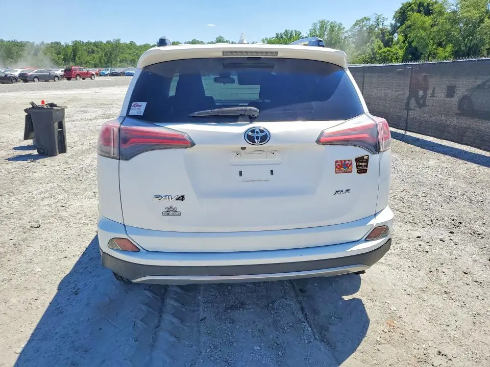 2017 TOYOTA RAV4 XLE  