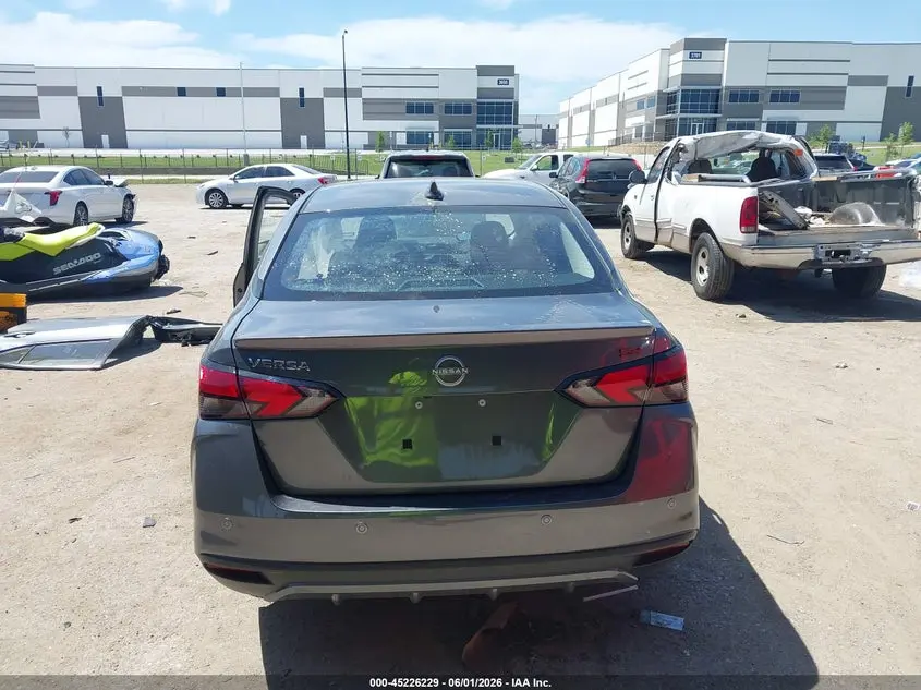 2025 NISSAN VERSA 1.6 SR